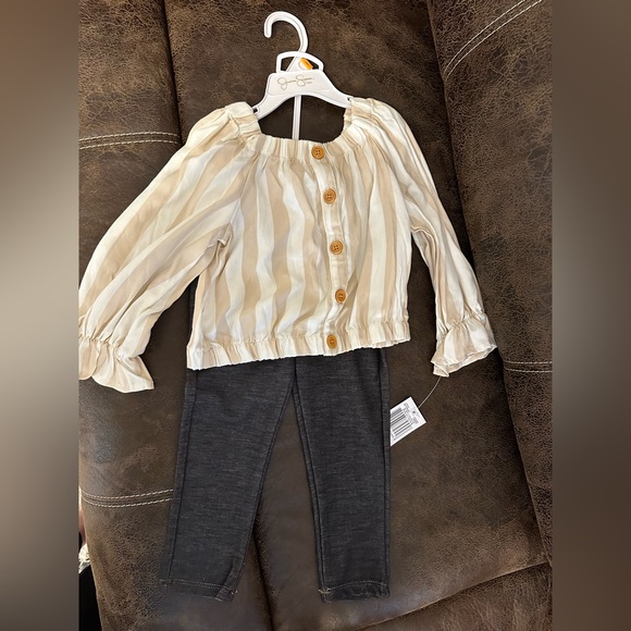 Jessica Simpson Other - 2 piece outfit size 3T NWT